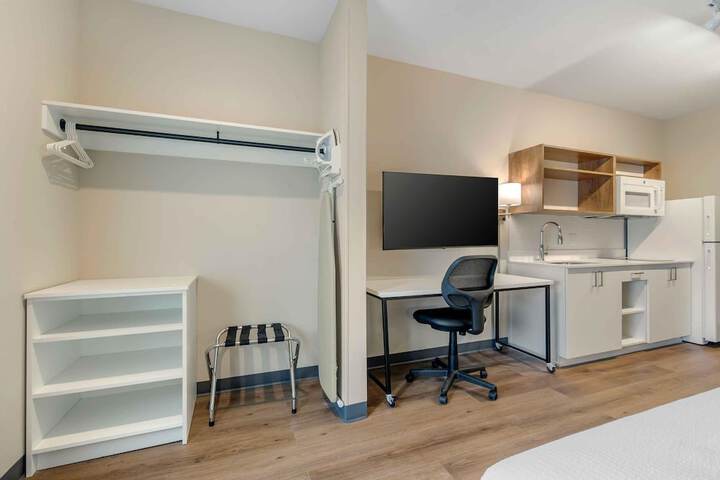 Room 7 of 39