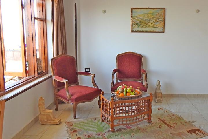 Room 18 of 164