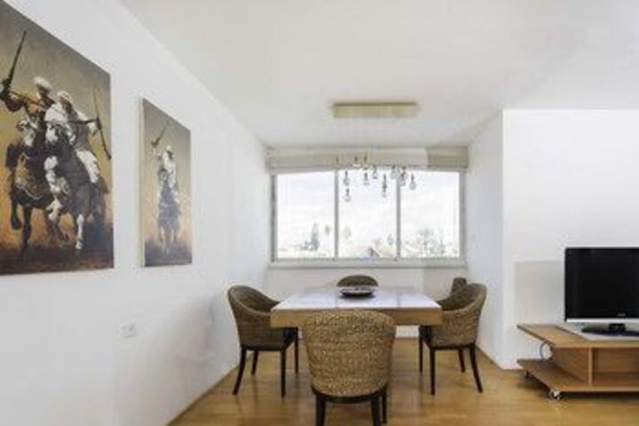 Room 12 of 22
