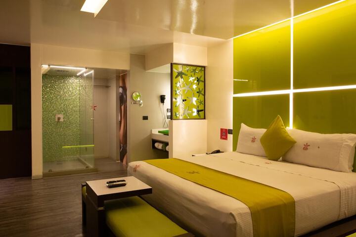 Room 6 of 42