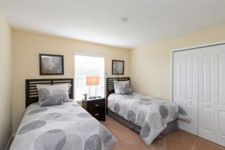 Room 220 of 687