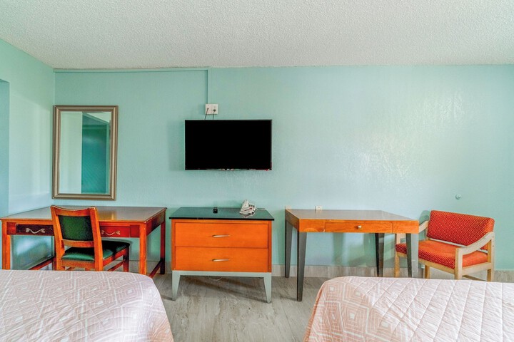 Room 26 of 99