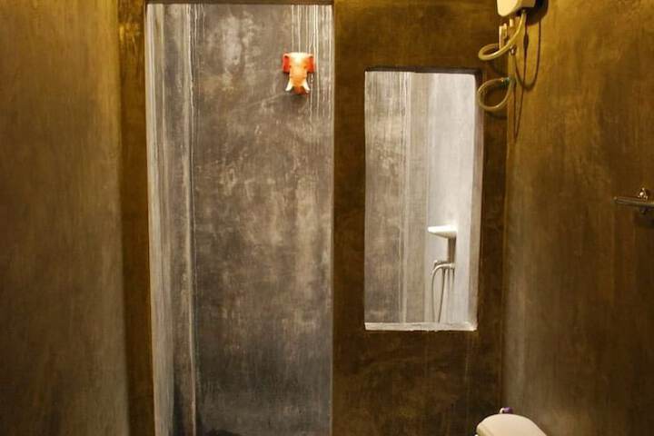 Room 15 of 22