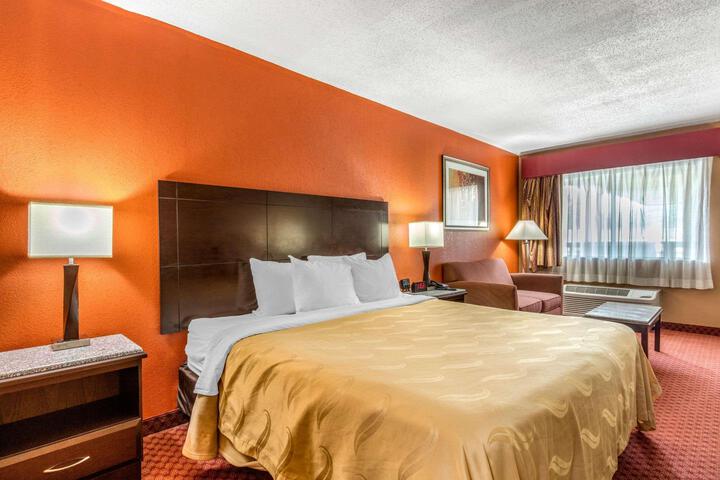 1 King Bed (13 of 20)