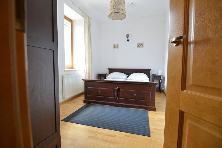 Room 12 of 165