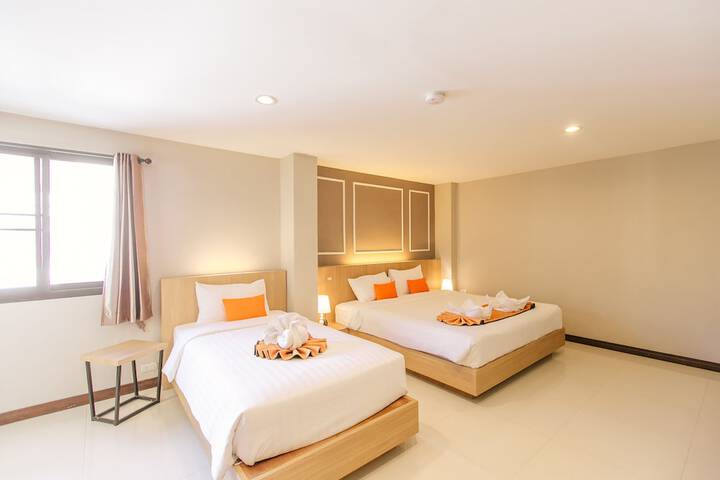 Room 40 of 174