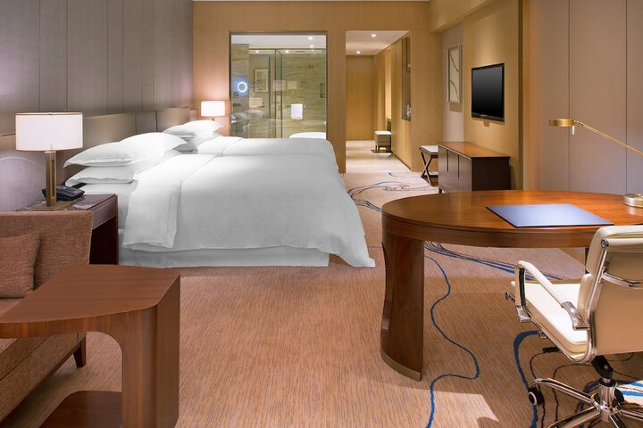 Room 13 of 53