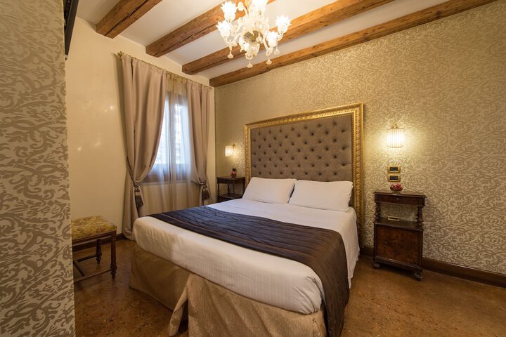Room 14 of 41