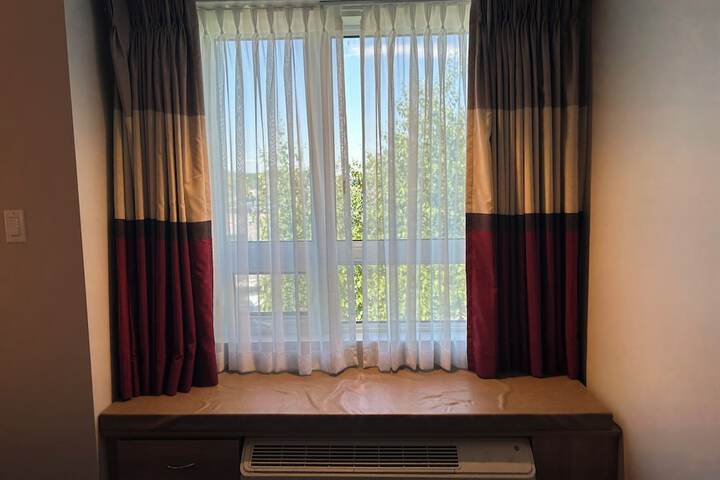 Room 9 of 26