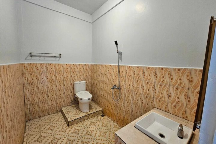 Room 12 of 22