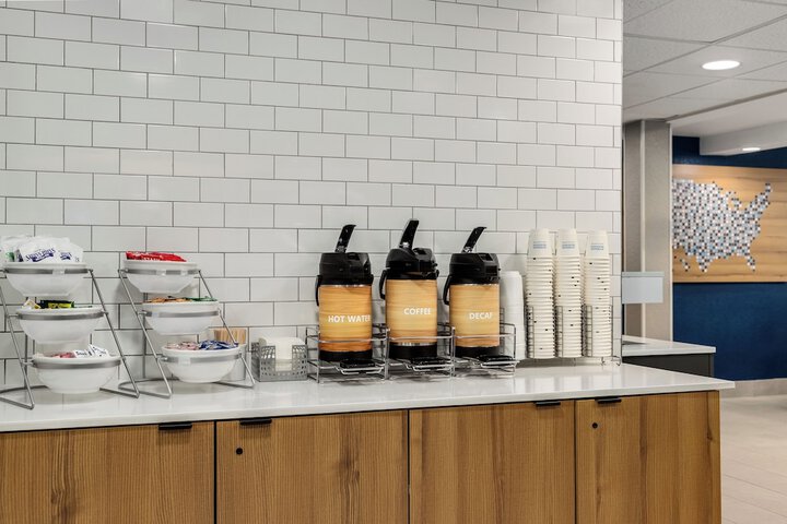 Breakfast/Coffee Service 46 of 60
