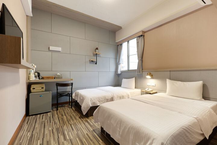 Room 90 of 232