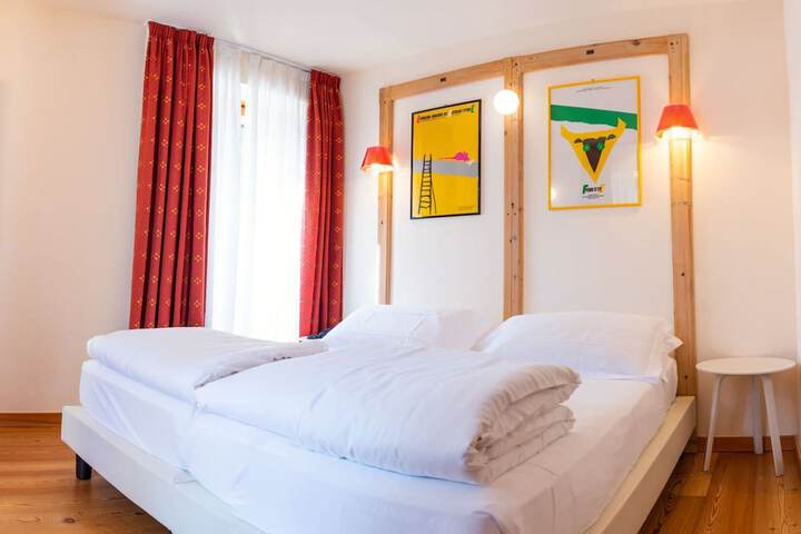 Room 17 of 48