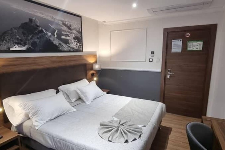Room 13 of 26