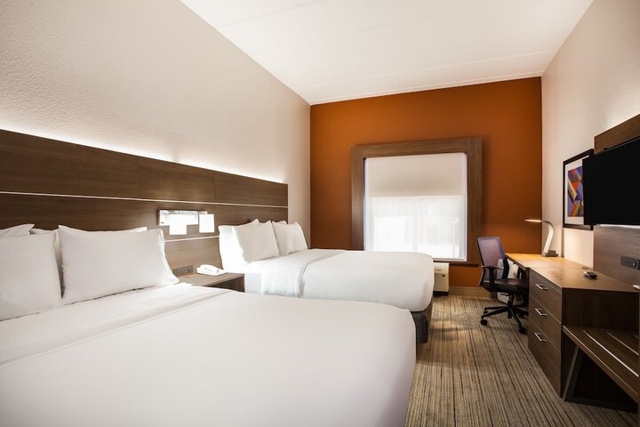 Room 8 of 38