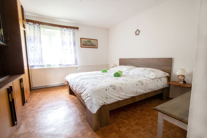 Room 2 of 19