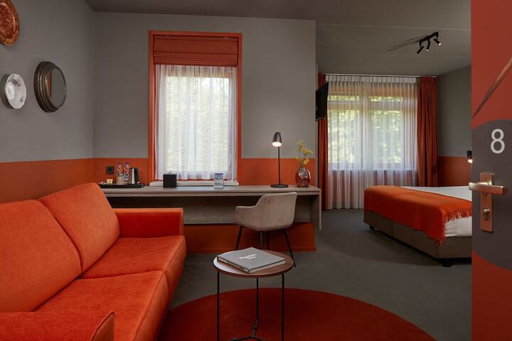 Room 7 of 34