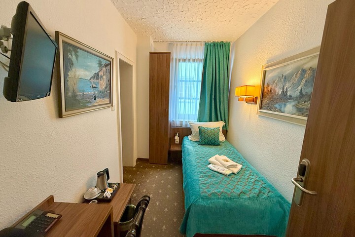 Room 45 of 107
