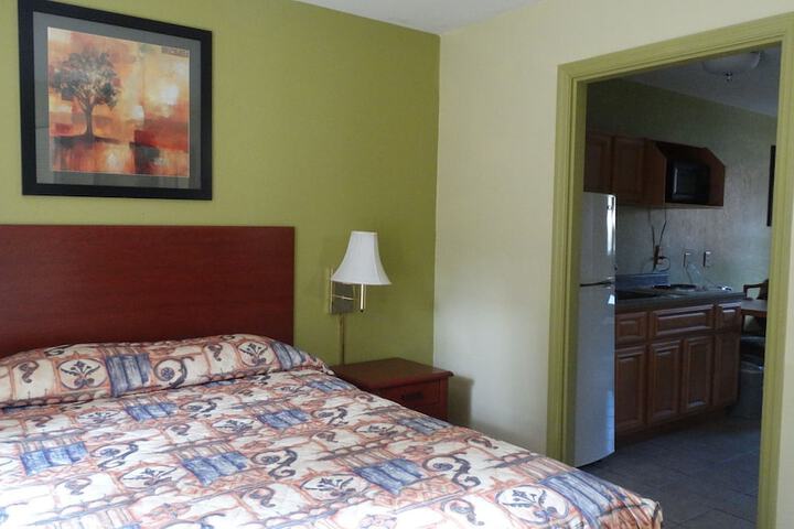 Room 9 of 28