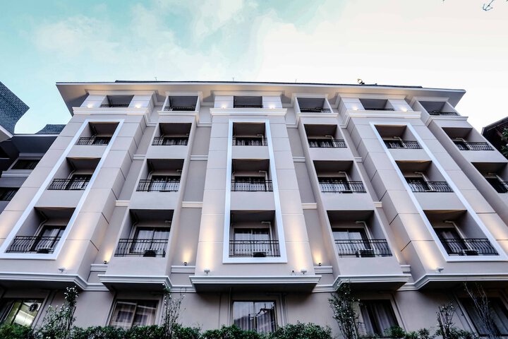 Hotel 98 of 101
