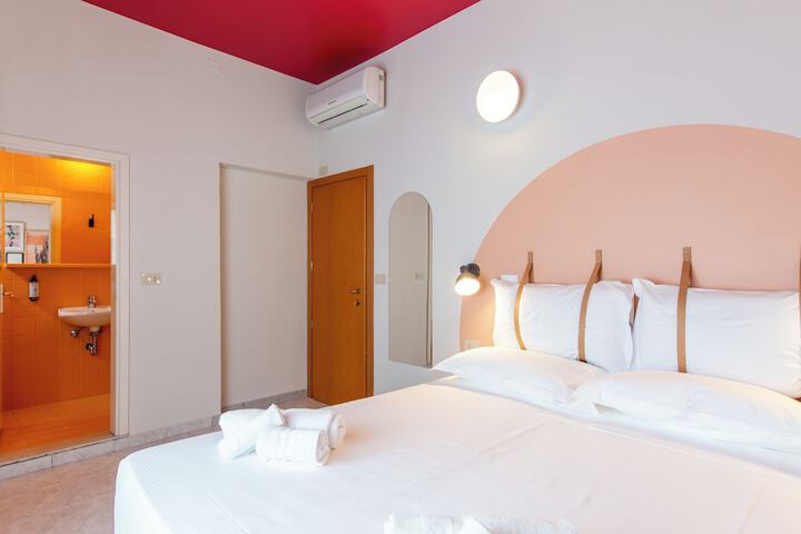 Room 49 of 148
