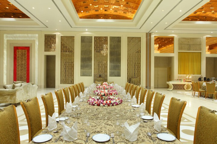 Ballroom/Hall 54 of 71