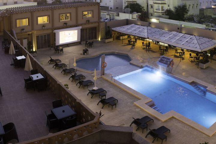 Pool 24 of 42