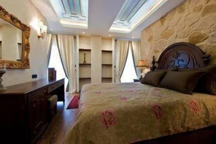 Room 7 of 46