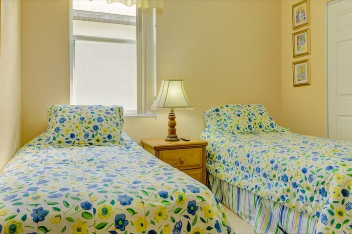 Room 5 of 17