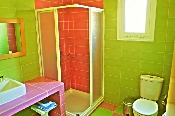 Room 28 of 47