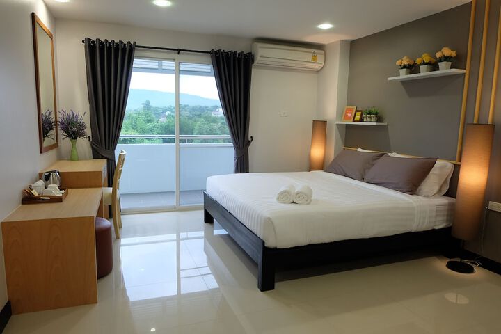 Room 2 of 26