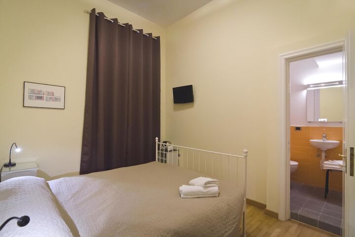 Room 8 of 44