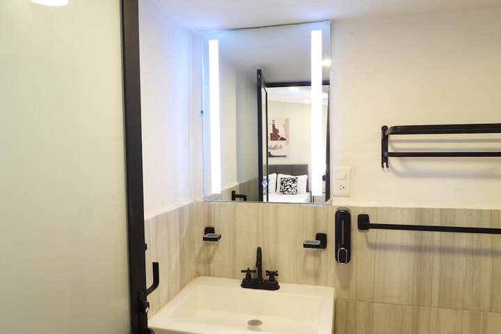 Room 40 of 48