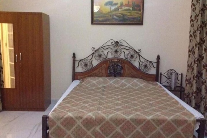 Room 10 of 60