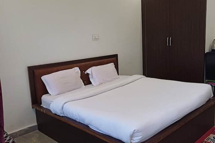 Room 2 of 21