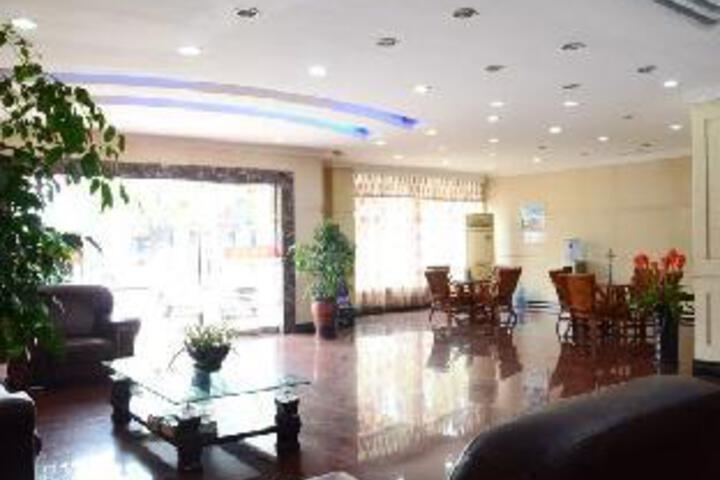 Jinqiao Hotel