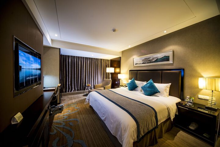 Room 5 of 52