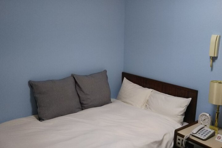 Room 12 of 35