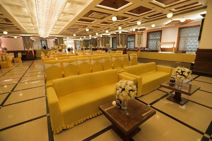 Ballroom/Hall 8 of 9