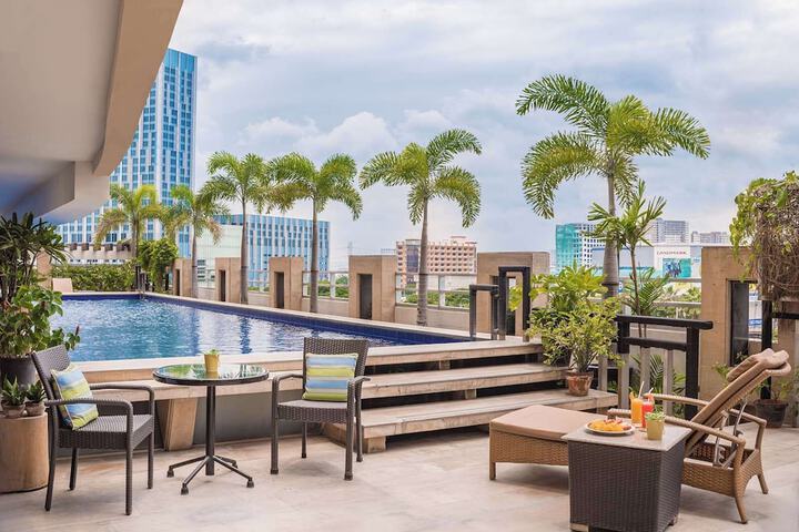 Pools & Facilities