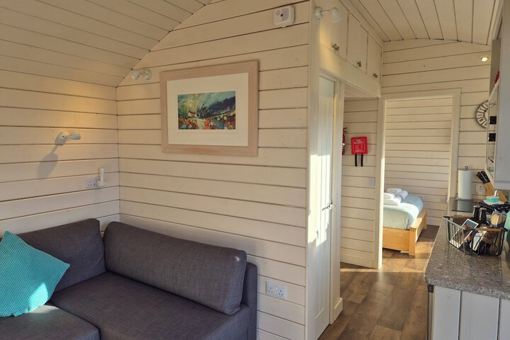 Room 10 of 48