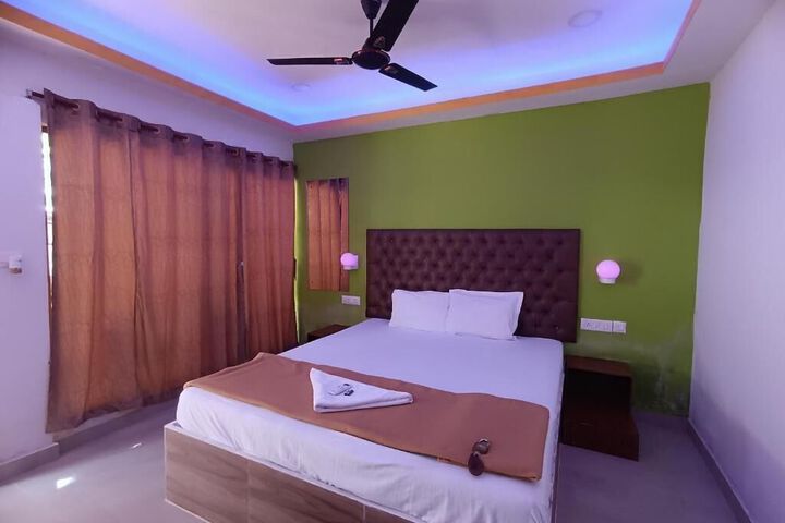 Room 30 of 33