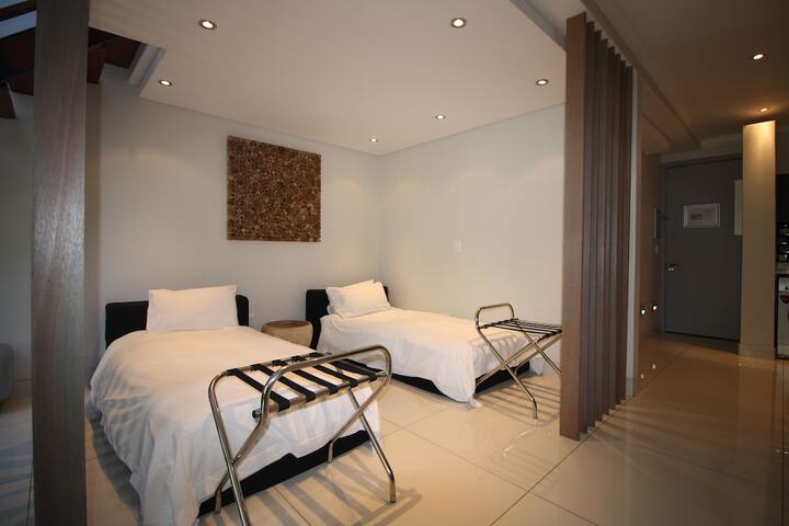Room 7 of 35