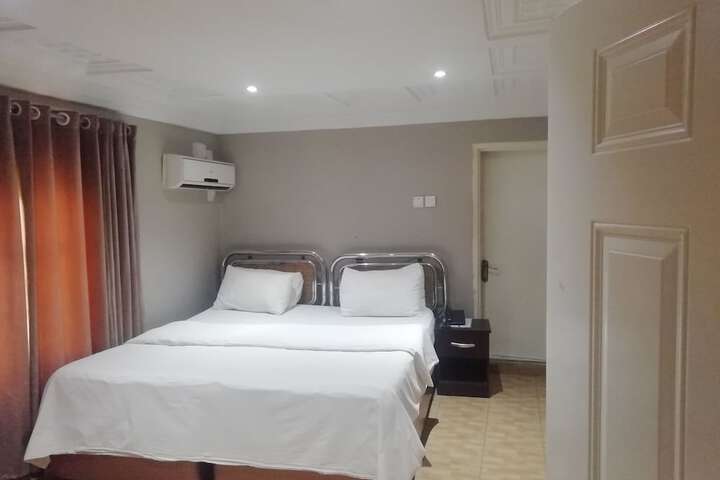 Room 15 of 35