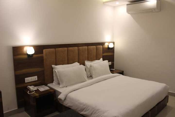 Room 16 of 43