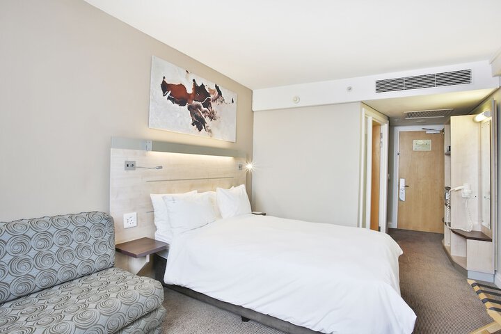 Room 9 of 67