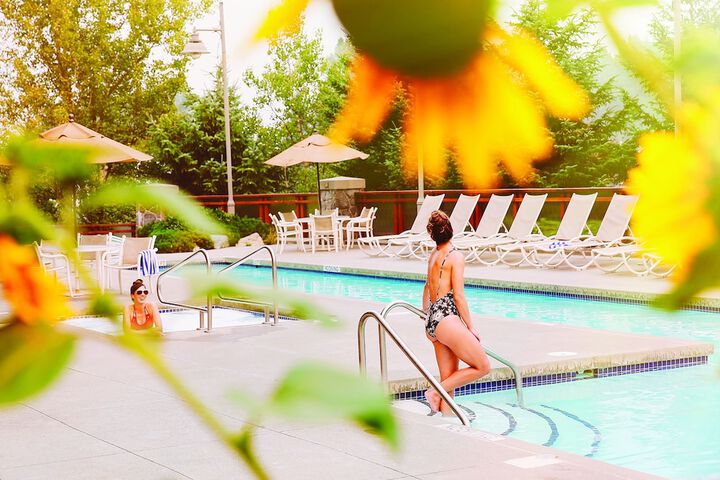 Pool Hotel