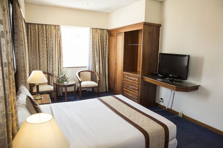 Room 9 of 29