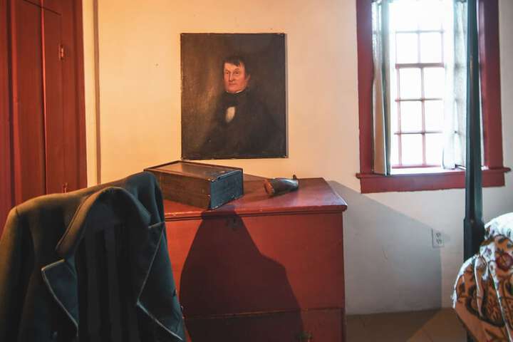 Room 9 of 33