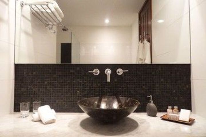 Room 6 of 29